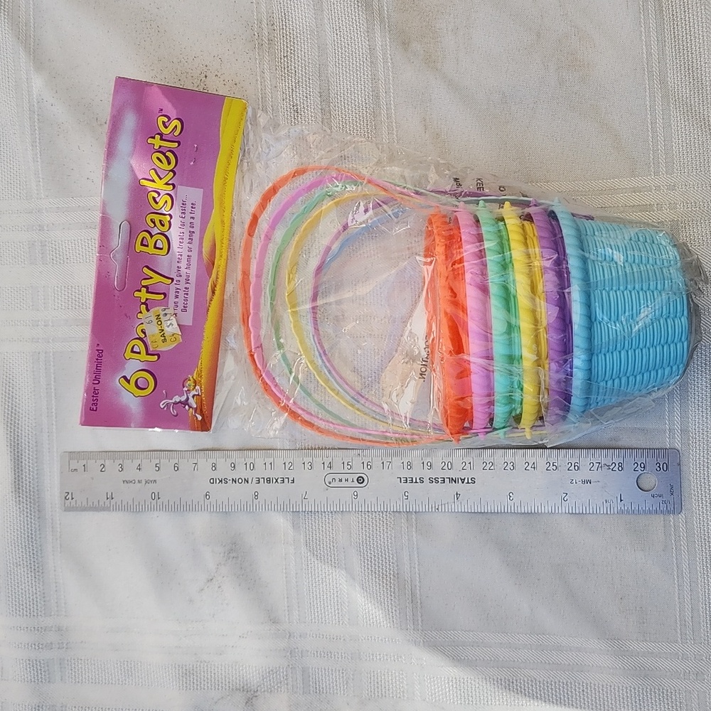 Six - Pack of 6 Easter Party Baskets - Picture 5 of 7